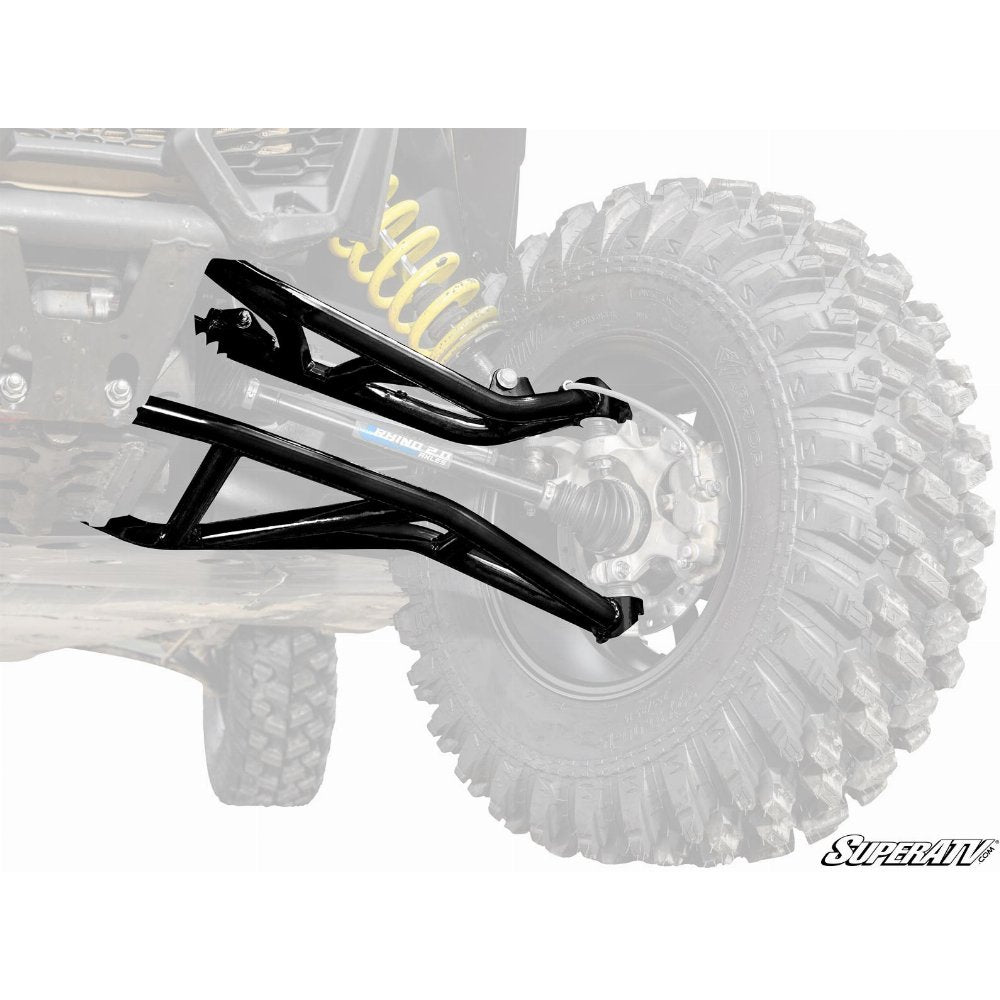 SuperATV Can-Am Maverick X3 à garde au sol élevée, bras triangulaires décalés vers l'avant de 2 pouces